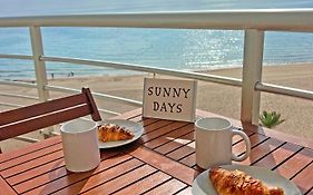 Ático en 1ª línea con impresionantes vistas al mar